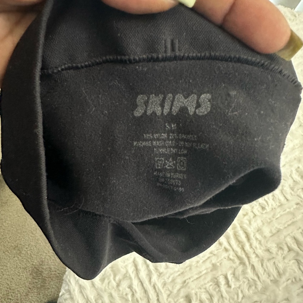 SKIMS Black High-waisted Seamless Thongs. NWOT - Picture 6 of 6